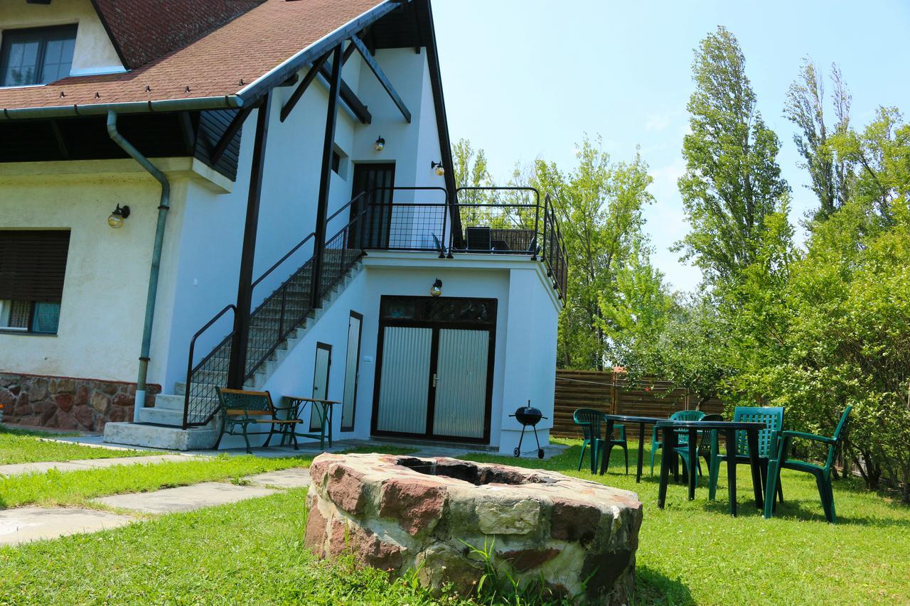Nefelejcs Villa Zamardi Exterior photo